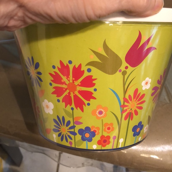 Berry Direct Other - Gorgeous Spring/Summer Customizeable Container